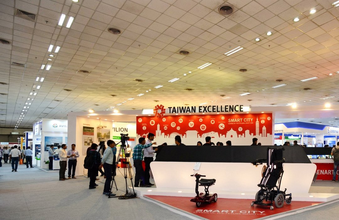International exhibition stand designed and built by Going Highway Entertainers